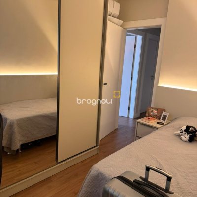 Apartamento com 155m², 4 quartos (sendo 4 suítes), 3 garagens, no bairro Campinas em São José