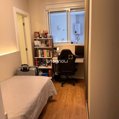 Apartamento com 155m², 4 quartos (sendo 4 suítes), 3 garagens, no bairro Campinas em São José