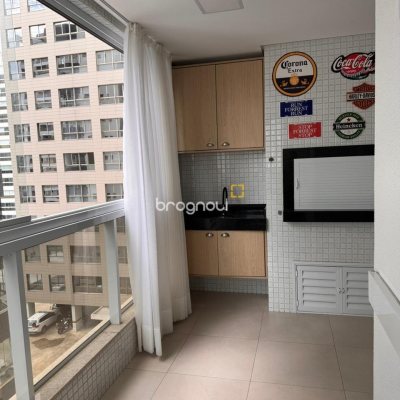 Apartamento com 155m², 4 quartos (sendo 4 suítes), 3 garagens, no bairro Campinas em São José