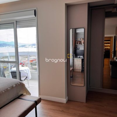 Apartamento com 155m², 4 quartos (sendo 4 suítes), 3 garagens, no bairro Campinas em São José