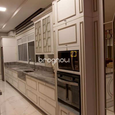 Apartamento com 155m², 4 quartos (sendo 4 suítes), 3 garagens, no bairro Campinas em São José