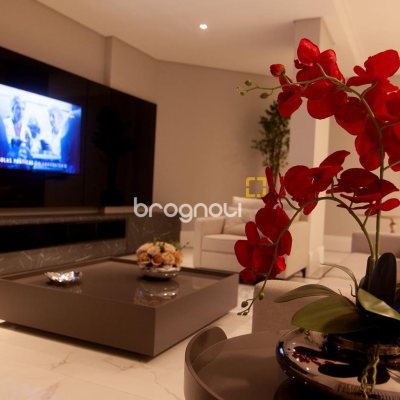 Apartamento com 155m², 4 quartos (sendo 4 suítes), 3 garagens, no bairro Campinas em São José