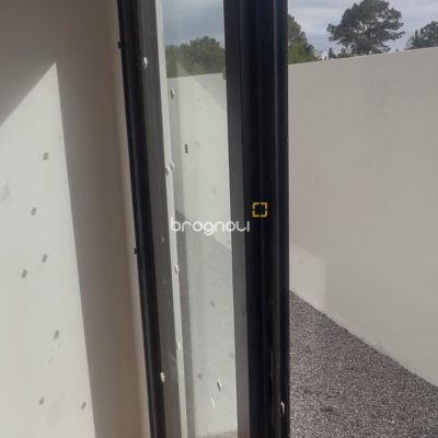 Casa com 94m², 3 quartos (sendo 1 suíte), 2 garagens, no bairro Ingleses do Rio Vermelho em Florianópolis