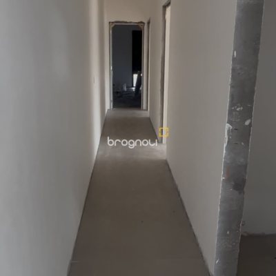 Casa com 94m², 3 quartos (sendo 1 suíte), 2 garagens, no bairro Ingleses do Rio Vermelho em Florianópolis