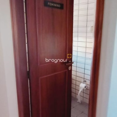Sala com 161m², 4 garagens, no bairro Centro em Florianópolis
