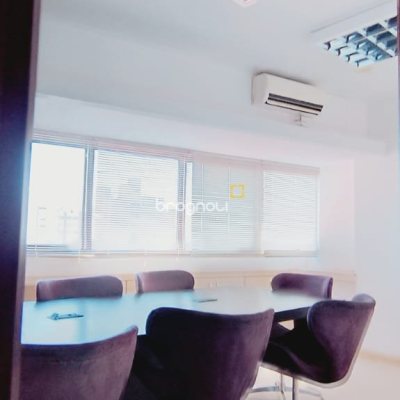 Sala com 161m², 4 garagens, no bairro Centro em Florianópolis