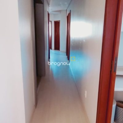 Sala com 161m², 4 garagens, no bairro Centro em Florianópolis