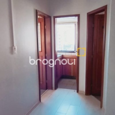 Sala com 161m², 4 garagens, no bairro Centro em Florianópolis