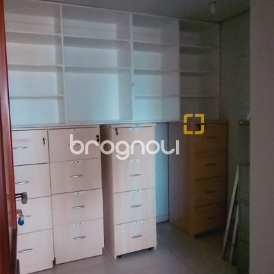 Sala com 161m², 4 garagens, no bairro Centro em Florianópolis