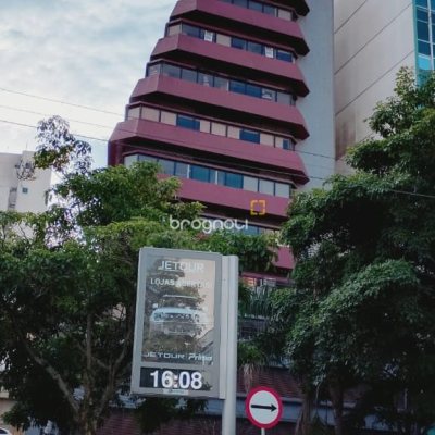 Sala com 161m², 4 garagens, no bairro Centro em Florianópolis