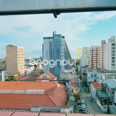 Sala com 161m², 4 garagens, no bairro Centro em Florianópolis