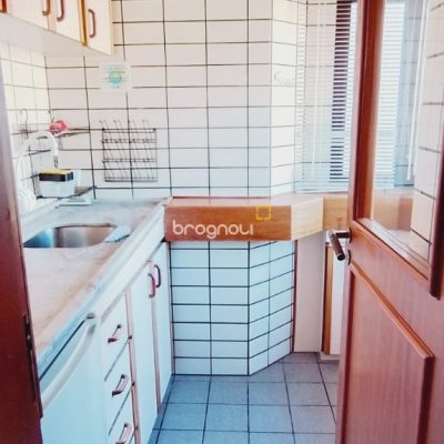 Sala com 161m², 4 garagens, no bairro Centro em Florianópolis