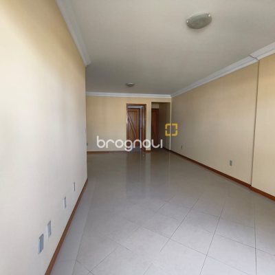 Apartamento com 128m², 4 quartos (sendo 1 suíte), 2 garagens, no bairro Canto em Florianópolis