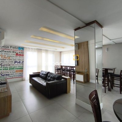 Apartamento com 128m², 4 quartos (sendo 1 suíte), 2 garagens, no bairro Canto em Florianópolis