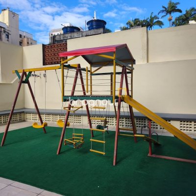 Apartamento com 128m², 4 quartos (sendo 1 suíte), 2 garagens, no bairro Canto em Florianópolis