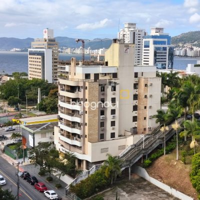 Apartamento com 128m², 4 quartos (sendo 1 suíte), 2 garagens, no bairro Canto em Florianópolis