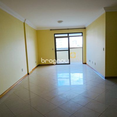 Apartamento com 128m², 4 quartos (sendo 1 suíte), 2 garagens, no bairro Canto em Florianópolis