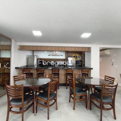 Apartamento com 128m², 4 quartos (sendo 1 suíte), 2 garagens, no bairro Canto em Florianópolis