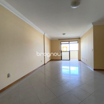 Apartamento com 128m², 4 quartos (sendo 1 suíte), 2 garagens, no bairro Canto em Florianópolis