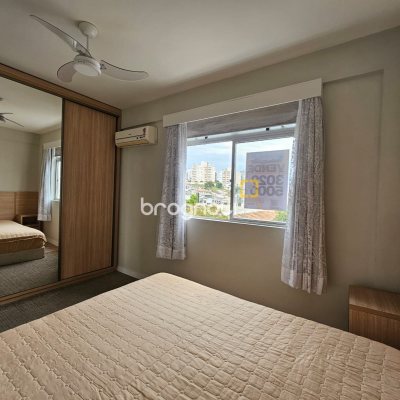 Apartamento com 108m², 3 quartos (sendo 1 suíte), 1 garagem, no bairro Estreito em Florianópolis