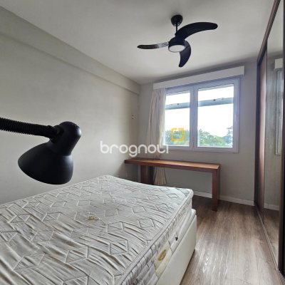 Apartamento com 108m², 3 quartos (sendo 1 suíte), 1 garagem, no bairro Estreito em Florianópolis