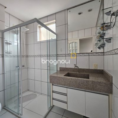 Apartamento com 108m², 3 quartos (sendo 1 suíte), 1 garagem, no bairro Estreito em Florianópolis