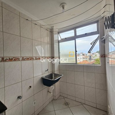 Apartamento com 108m², 3 quartos (sendo 1 suíte), 1 garagem, no bairro Estreito em Florianópolis
