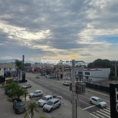 Apartamento com 108m², 3 quartos (sendo 1 suíte), 1 garagem, no bairro Estreito em Florianópolis