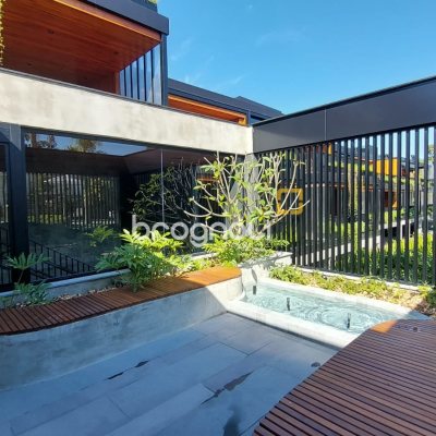 Apartamento com 193m², 3 quartos (sendo 3 suítes), 2 garagens, no bairro Cacupé em Florianópolis