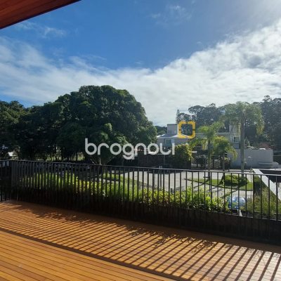 Apartamento com 193m², 3 quartos (sendo 3 suítes), 2 garagens, no bairro Cacupé em Florianópolis