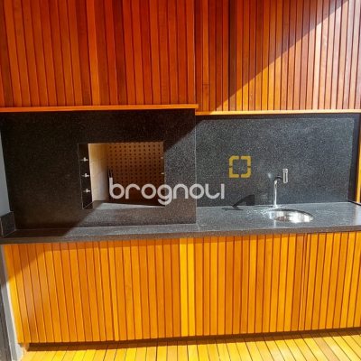 Apartamento com 193m², 3 quartos (sendo 3 suítes), 2 garagens, no bairro Cacupé em Florianópolis