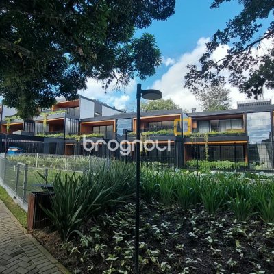 Apartamento com 193m², 3 quartos (sendo 3 suítes), 2 garagens, no bairro Cacupé em Florianópolis