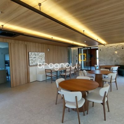 Apartamento com 193m², 3 quartos (sendo 3 suítes), 2 garagens, no bairro Cacupé em Florianópolis