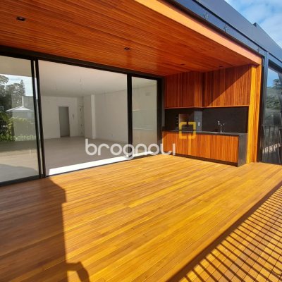 Apartamento com 193m², 3 quartos (sendo 3 suítes), 2 garagens, no bairro Cacupé em Florianópolis