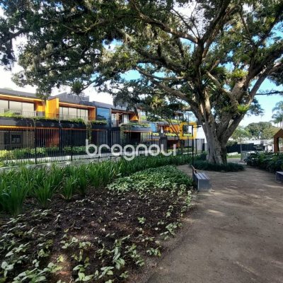 Apartamento com 193m², 3 quartos (sendo 3 suítes), 2 garagens, no bairro Cacupé em Florianópolis