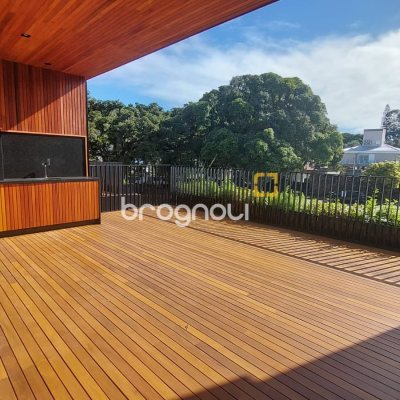 Apartamento com 193m², 3 quartos (sendo 3 suítes), 2 garagens, no bairro Cacupé em Florianópolis
