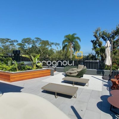 Apartamento com 193m², 3 quartos (sendo 3 suítes), 2 garagens, no bairro Cacupé em Florianópolis
