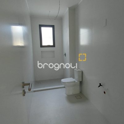 Apartamento com 193m², 3 quartos (sendo 3 suítes), 2 garagens, no bairro Cacupé em Florianópolis