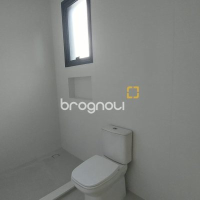 Apartamento com 193m², 3 quartos (sendo 3 suítes), 2 garagens, no bairro Cacupé em Florianópolis