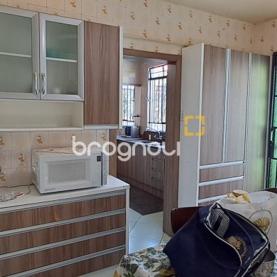 Casa com 343m², 6 quartos (sendo 2 suítes), 5 garagens, no bairro Canasvieiras em Florianópolis