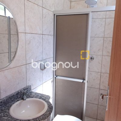 Casa com 343m², 6 quartos (sendo 2 suítes), 5 garagens, no bairro Canasvieiras em Florianópolis