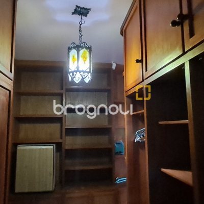 Casa com 343m², 6 quartos (sendo 2 suítes), 5 garagens, no bairro Canasvieiras em Florianópolis