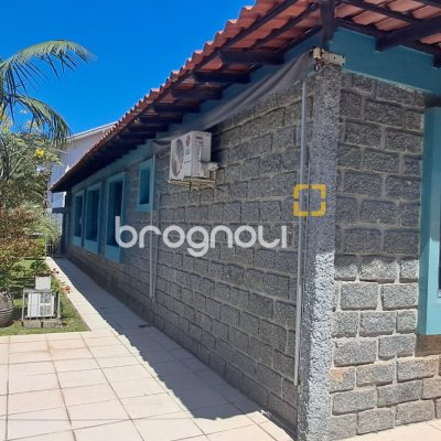 Casa com 343m², 6 quartos (sendo 2 suítes), 5 garagens, no bairro Canasvieiras em Florianópolis