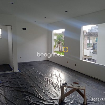 Sala com 34m², 1 garagem, no bairro Nova Palhoça em Palhoça
