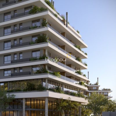 Apartamento com 141m², 3 quartos (sendo 3 suítes), 2 garagens, no bairro Jurerê em Florianópolis