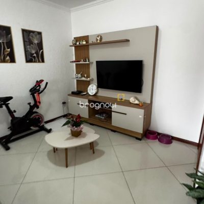 Apartamento com 65m², 2 quartos (sendo 1 suíte), 1 garagem, no bairro Ingleses do Rio Vermelho em Florianópolis