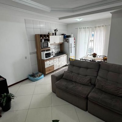 Apartamento com 65m², 2 quartos (sendo 1 suíte), 1 garagem, no bairro Ingleses do Rio Vermelho em Florianópolis