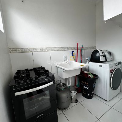 Apartamento com 65m², 2 quartos (sendo 1 suíte), 1 garagem, no bairro Ingleses do Rio Vermelho em Florianópolis