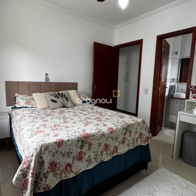 Apartamento com 65m², 2 quartos (sendo 1 suíte), 1 garagem, no bairro Ingleses do Rio Vermelho em Florianópolis
