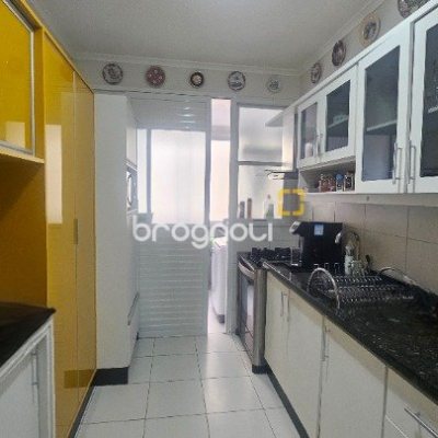 Apartamento com 108m², 3 quartos (sendo 1 suíte), 2 garagens, no bairro Canasvieiras em Florianópolis